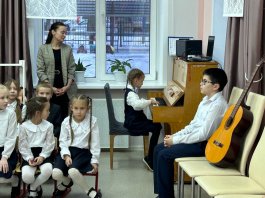 В МБДОУ «Детский сад №25» состоялся концерт учащихся ЧДМШ №1 им. С.М. Максимова посвященный Дню матери