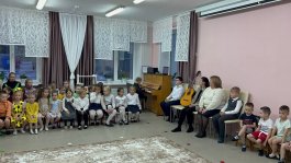 В МБДОУ «Детский сад №25» состоялся концерт учащихся ЧДМШ №1 им. С.М. Максимова посвященный Дню матери