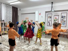 В МБДОУ «Детский сад №25» состоялся концерт учащихся ЧДМШ №1 им. С.М. Максимова посвященный Дню матери