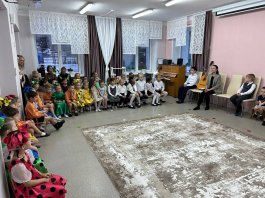В МБДОУ «Детский сад №25» состоялся концерт учащихся ЧДМШ №1 им. С.М. Максимова посвященный Дню матери