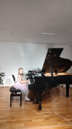 Концерт класса, посвящённый Дню Матери в России «Подарок любимой маме».