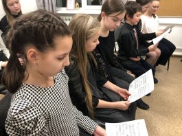 Состоялся мастер-класс преподавателя по хоровому классу А. Осташенковой и концертмейстера Н. Мироновой «Развитие эмоциональности и творческих способностей детей. 