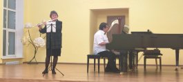 С большим успехом состоялся Новогодний концерт преподавателей нашей школы.