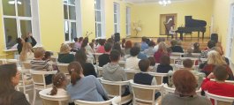 С большим успехом состоялся Новогодний концерт преподавателей нашей школы.