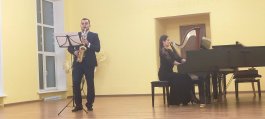 С большим успехом состоялся Новогодний концерт преподавателей нашей школы.