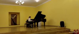 Классный концерт преподавателей Трофимовой Е.А. и Щербиной Л.Н. «Пляшут нотки вокруг ёлки». 