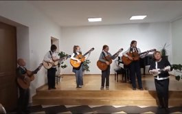 Весенний концерт «Ну-ка, струны, заиграйте, настроение поднимайте!»