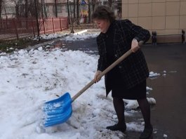 Проведены работы по ворошению снега
