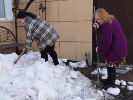 Проведены работы по ворошению снега