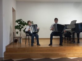 Подведены итоги школьного конкурса ансамблей народных инструментов «Я играю с друзьями»