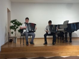 Подведены итоги школьного конкурса ансамблей народных инструментов «Я играю с друзьями»