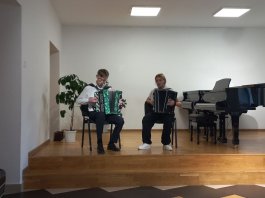 Подведены итоги школьного конкурса ансамблей народных инструментов «Я играю с друзьями»
