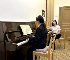 Мастер-класс Марины Зубцовой «Работа над произведением крупной формы в старших классах ДМШ»