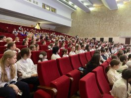 Учащиеся музыкальной школы приняли участие в концерте сводного хора Чувашской Республики
