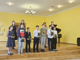 Юные музыканты получили свидетельства об окончании музыкальной школы