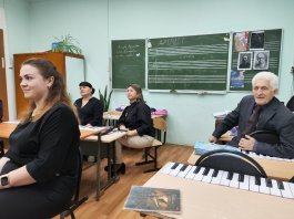 Мастер-класс «Развитие эмоциональности и творческой свободы на занятиях хора учащихся младших классов»