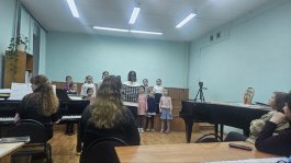 Мастер-класс «Развитие эмоциональности и творческой свободы на занятиях хора учащихся младших классов»