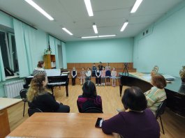 Мастер-класс «Развитие эмоциональности и творческой свободы на занятиях хора учащихся младших классов»