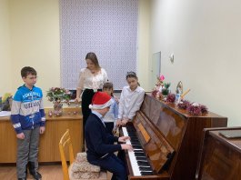 Юные музыканты в ожидании новогоднего чуда