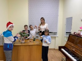 Юные музыканты в ожидании новогоднего чуда