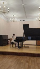 Поздравляем юную пианистку