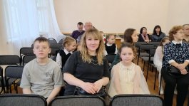 Поздравляем юную пианистку