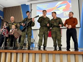 Юные музыканты поздравили курсантов военного учебного центра