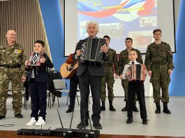 Юные музыканты поздравили курсантов военного учебного центра