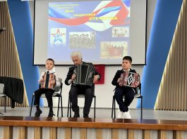 Юные музыканты поздравили курсантов военного учебного центра