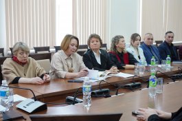 Преподаватели обсудили проблемы развития детских любительских объединений в Чувашии