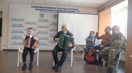 Юные музыканты поздравили медиков с Международным женским днем