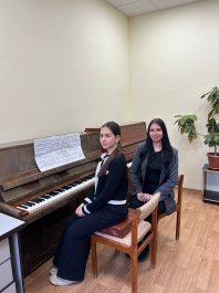 Молодой преподаватель фортепиано, концертмейстер Бажина Мария Владимировна, провела мастер-класс