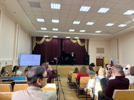 Юные пианистки вдохновились музыкой Ф. Шопена!