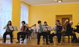 «Цветущий май» в музыкальной школе: авторский концерт, посвященный юбилею Победы и творчеству Станислава Григорьева