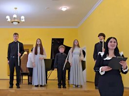 «Цветущий май» в музыкальной школе: авторский концерт, посвященный юбилею Победы и творчеству Станислава Григорьева