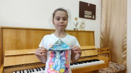 Учащиеся музыкальной школы №1 поздравили бойцов СВО с Днем Республики