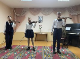  Выступление ансамбля скрипачей в Чувашском литературном музее