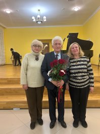 Состоялся творческий вечер Станислава Григорьева в честь 105-летия ЧДМШ №1 им. С.М. Максимова.