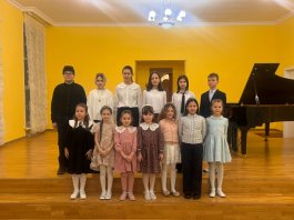 Новогодний концерт «В гостях у сказки» учащихся преподавателей Трофимовой Е.А. и Щербиной Л.Н.