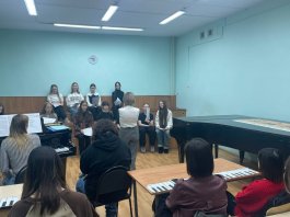 В ЧДМШ №1 им. С.М. Максимова состоялся открытый урок для китайских коллег, магистрантов вокального отделения ЧГПУ имени И. Я. Яковлева.
