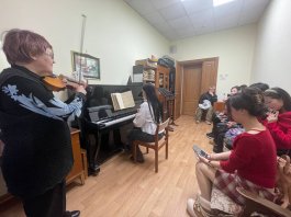 Всё большее признание получает учебное заведение – школа ЧДМШ №1 им. С.М. Максимова, которая регулярно делится своим богатым педагогическим опытом.
