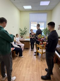 В преддверии Международного женского дня наши преподаватели принимают поздравления!