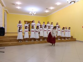 В ЧДМШ №1 им. С.М. Максимова состоялся хоровой концерт.