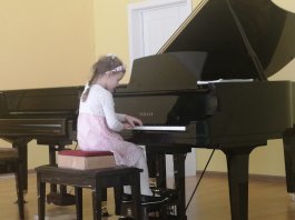 В ЧДМШ №1 им. С.М. Максимова состоялся концерт для юных дошколят.