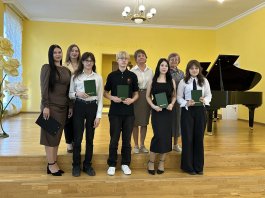От первых гамм до виртуозных партий: мы гордимся нашими выпускниками!