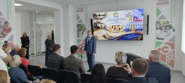 Чебоксарская детская музыкальная школа №1 им. С.М. Максимова поздравляет Центр одаренных детей «Эткер» с 95-летием!