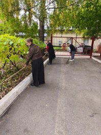 В ЧДМШ №1 им. С.М. Максимова состоялся осенний субботник.